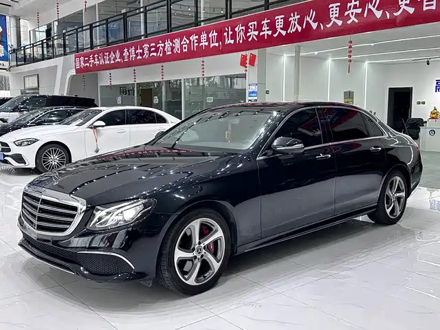 MERCEDES-BENZ E CLASS