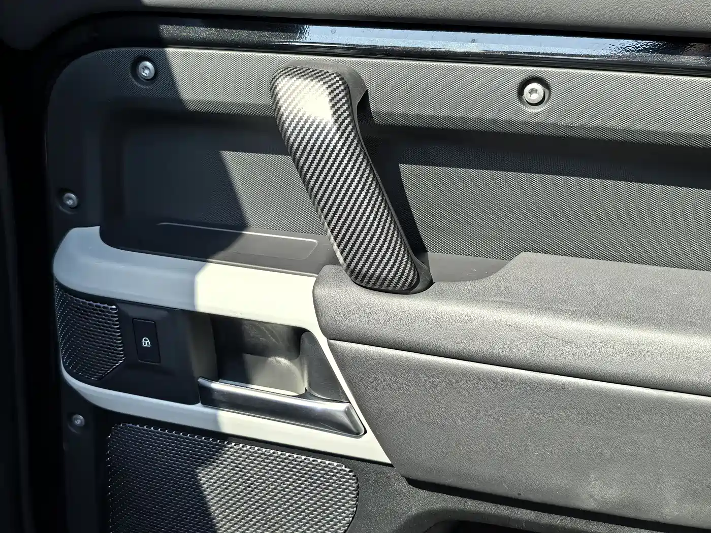 Land Rover Defender 2023 Facelift 110 3.0T P400 X-DYNAMIC HSE фото 11