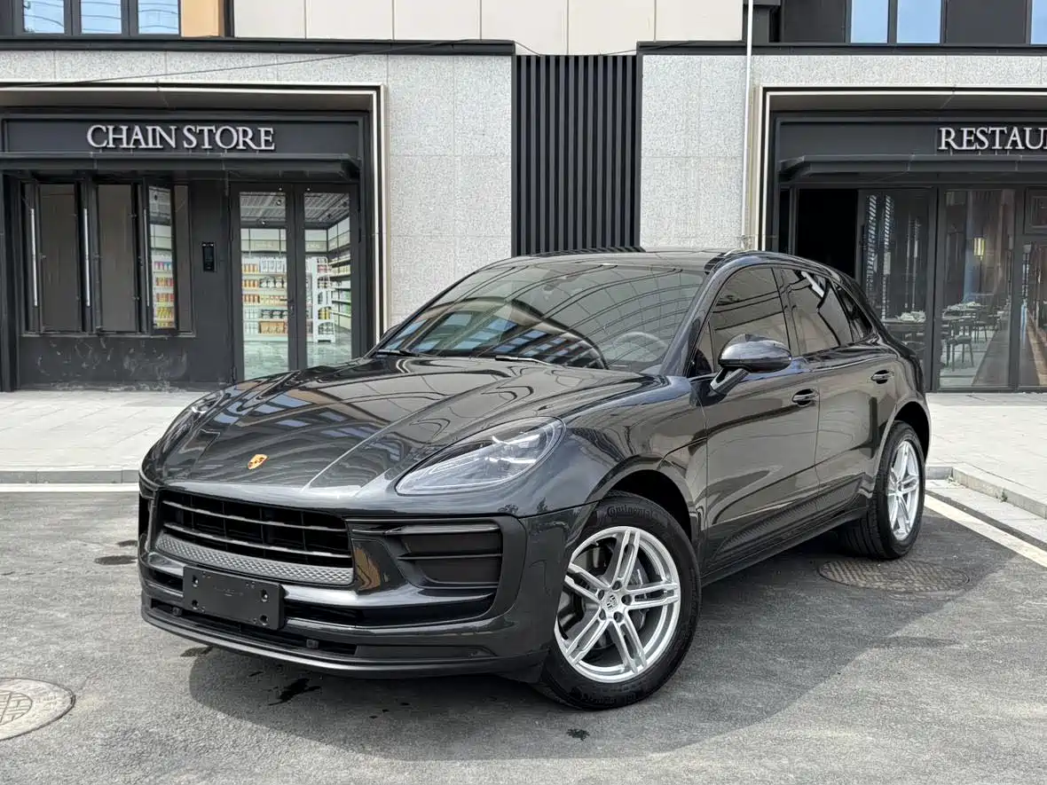 PORSCHE MACAN 2024