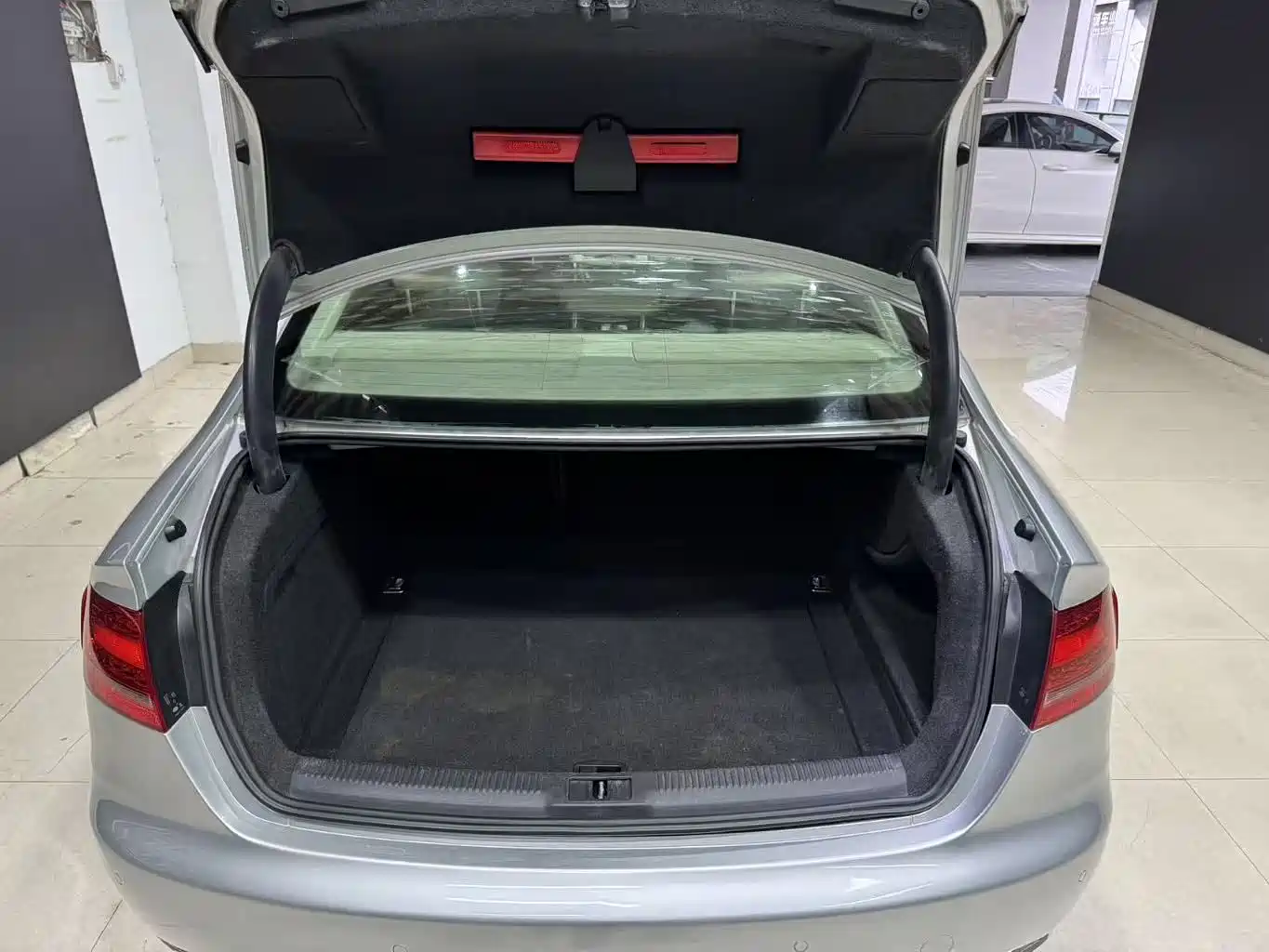 Audi A4L 2011 2.0 TFSI Comfort фото 7