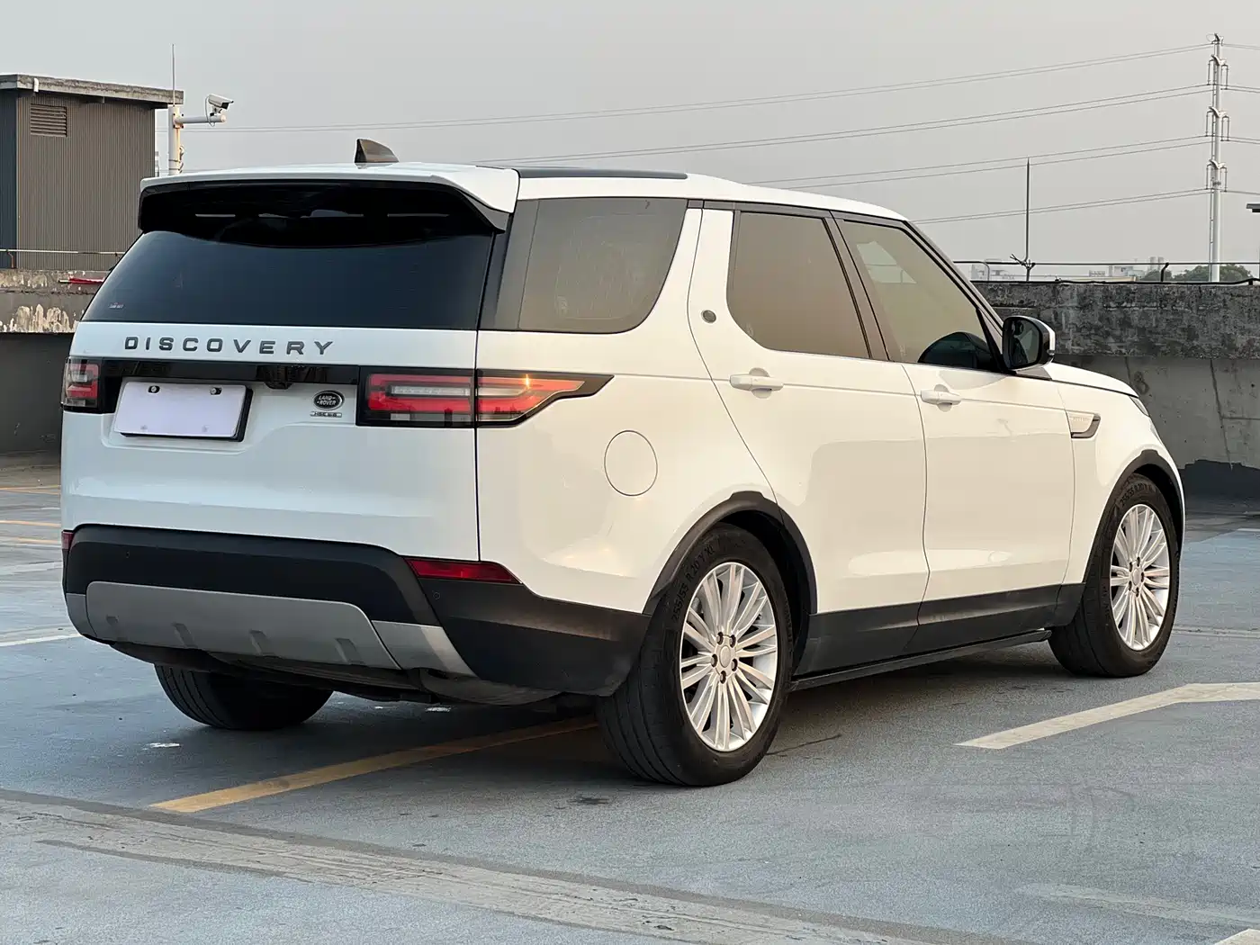 Land Rover Discovery 2017 3.0 SC V6 HSE фото 3