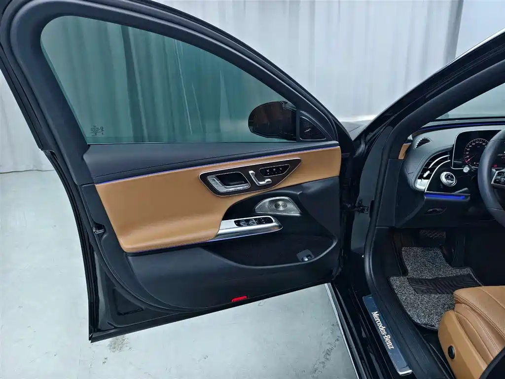 Mercedes-Benz E-Class 2024 E 300 L Premium Sport фото 10
