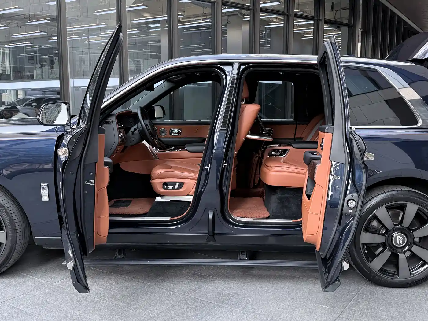 ROLLS-ROYCE CULLINAN