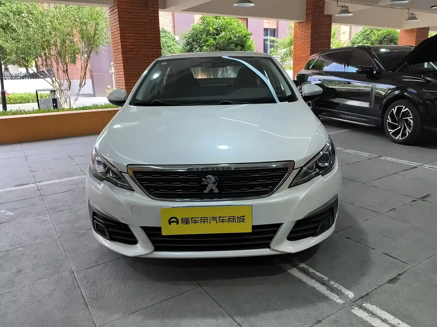 Peugeot 308 2017 2016 1.6L Automatic Luxury