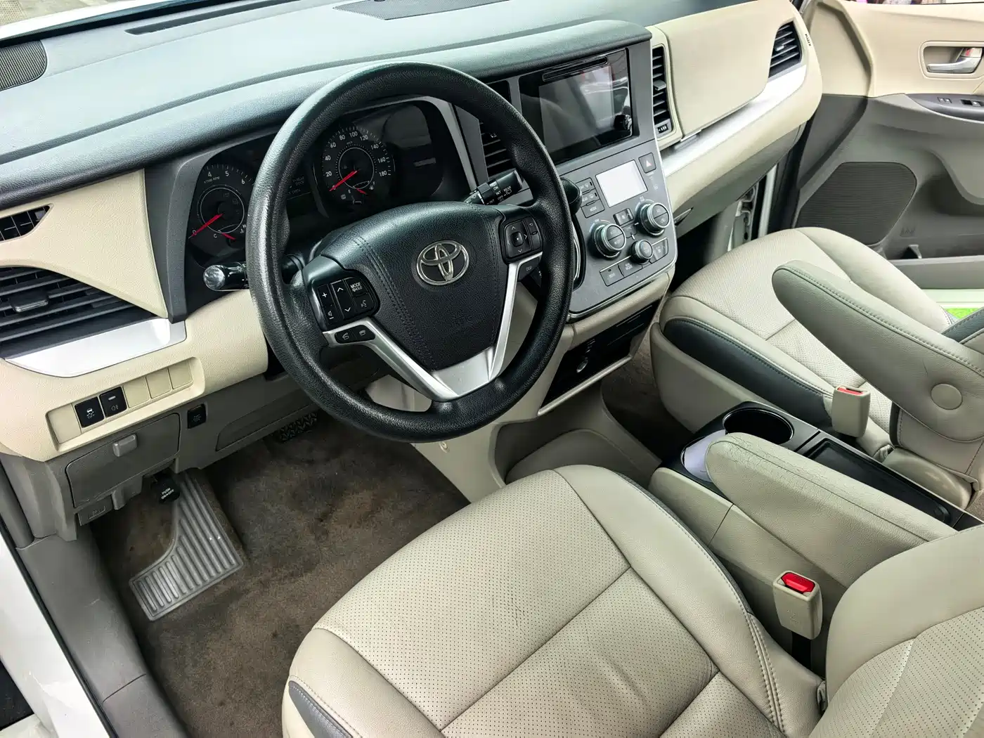 Toyota Sienna 2015 3.5L 4WD L фото 7