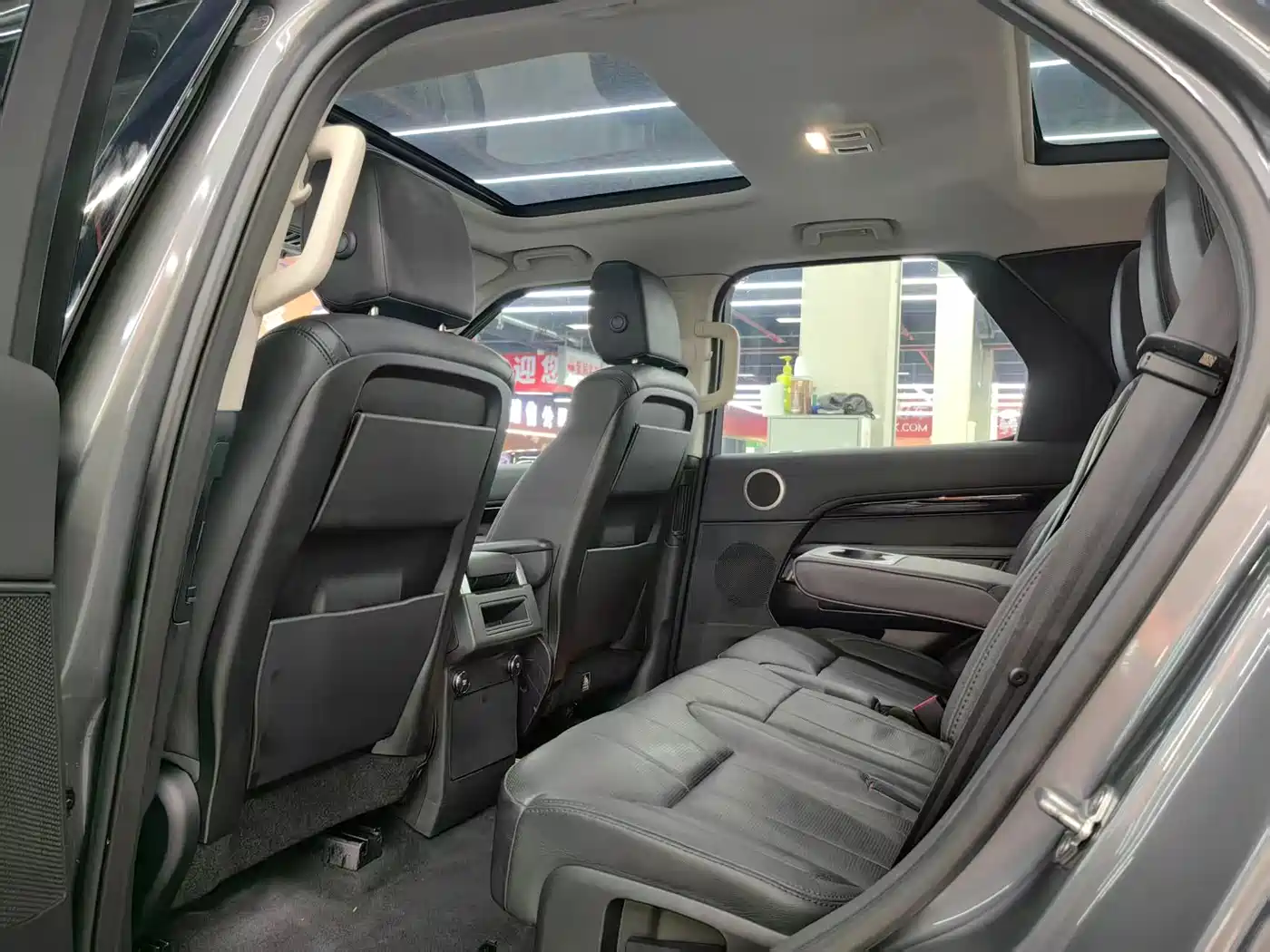 Land Rover Discovery 2017 3.0 SC V6 SE фото 11