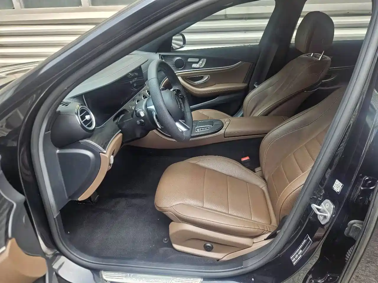Mercedes-Benz E-Class 2023 E 300 L Sport Fashion фото 14