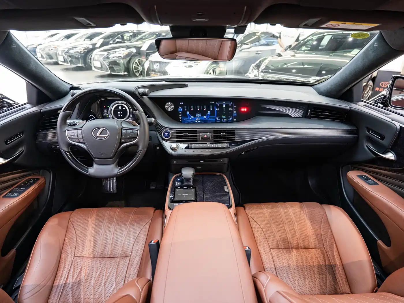 Lexus LS 2018 500h Executive Edition China V фото 13