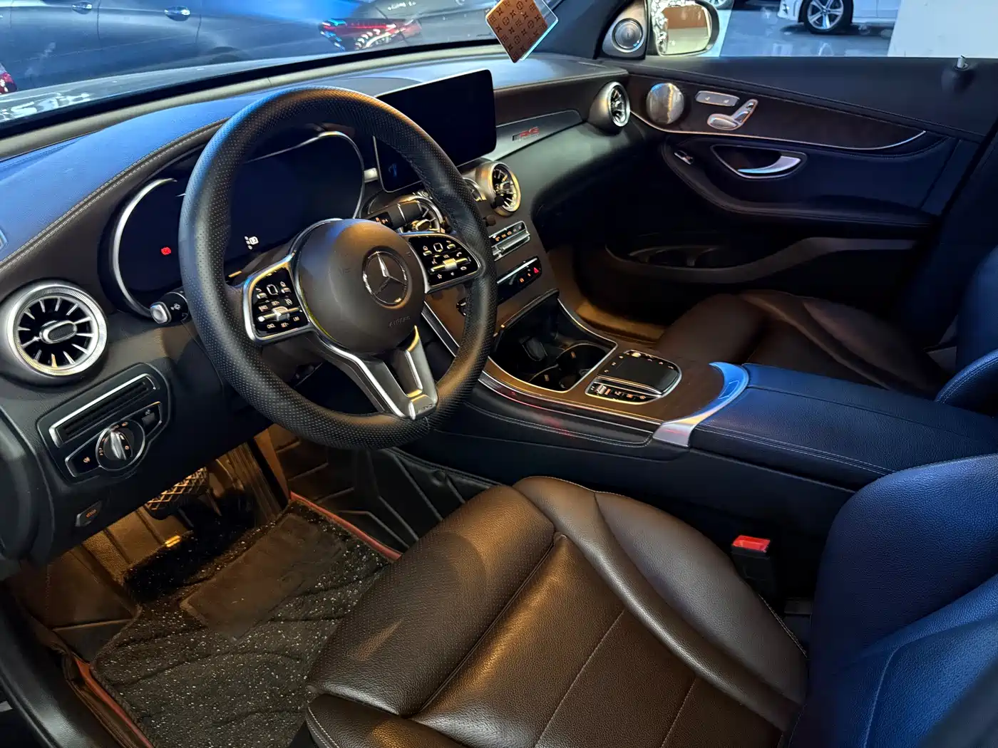 Mercedes-Benz GLC 2020 Facelift GLC 300 L 4MATIC Luxury фото 4