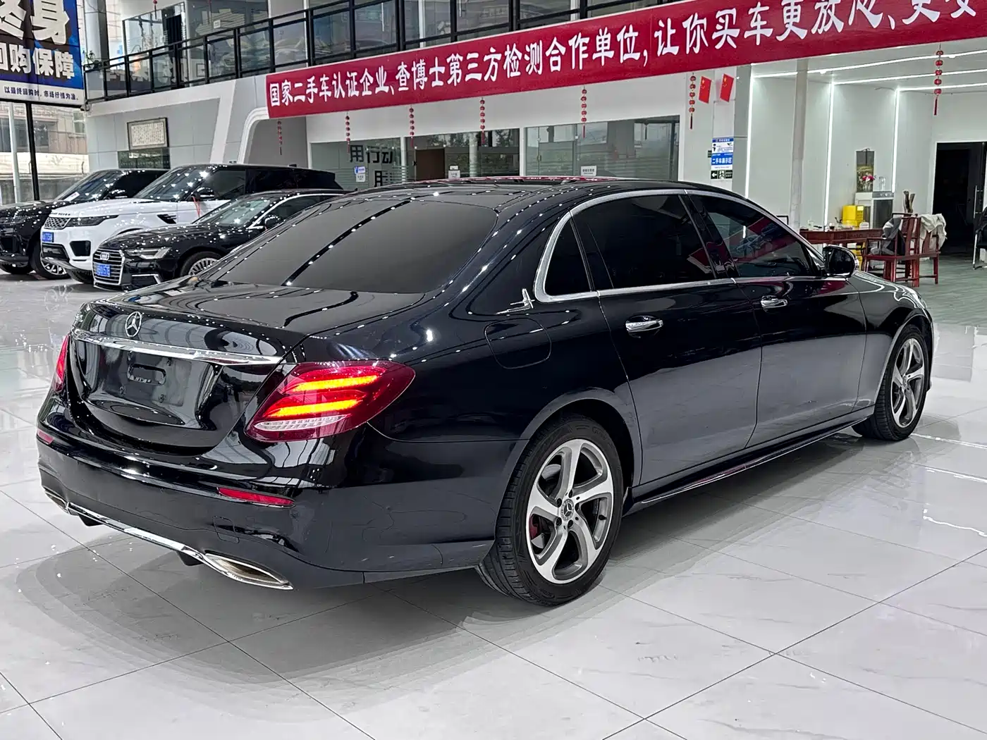 Mercedes-Benz E-Class 2018 E 300 L Luxury фото 7