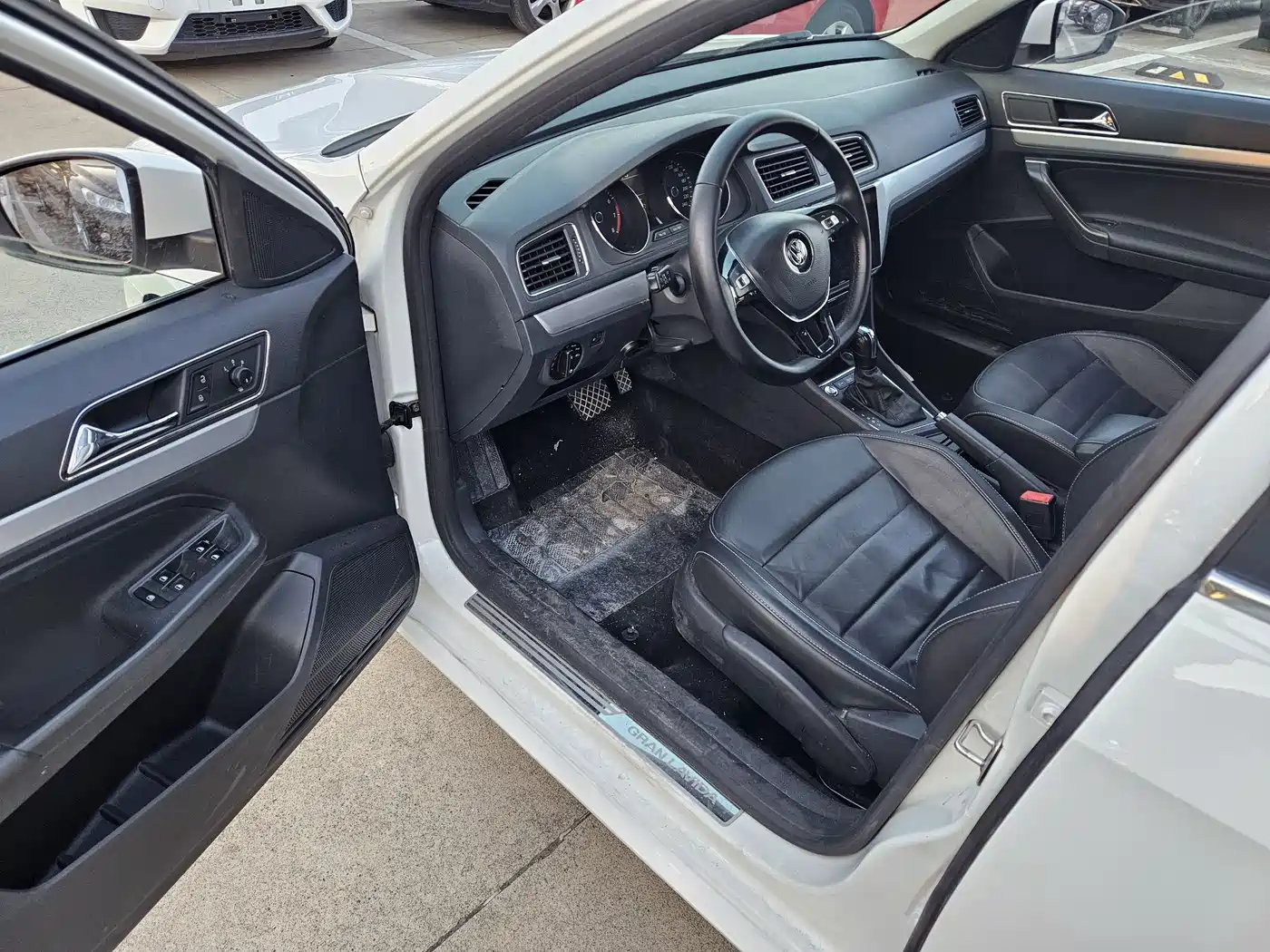 Volkswagen Lavida Tour 2017 180TSI DSG Comfort Edition фото 5