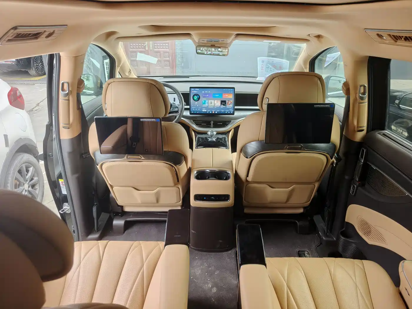 Denza D9 2025 2025 DM-i Smart Drive Edition 1020 AWD Prestige