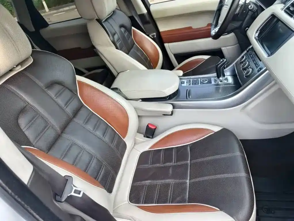صورة 13 - Land Rover Range Rover Sport
