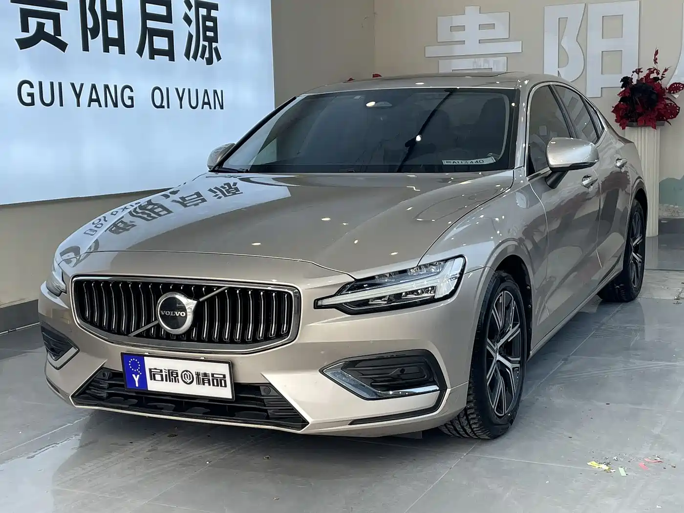 Volvo S60 2023 B4 Smart Comfort Luxury Edition