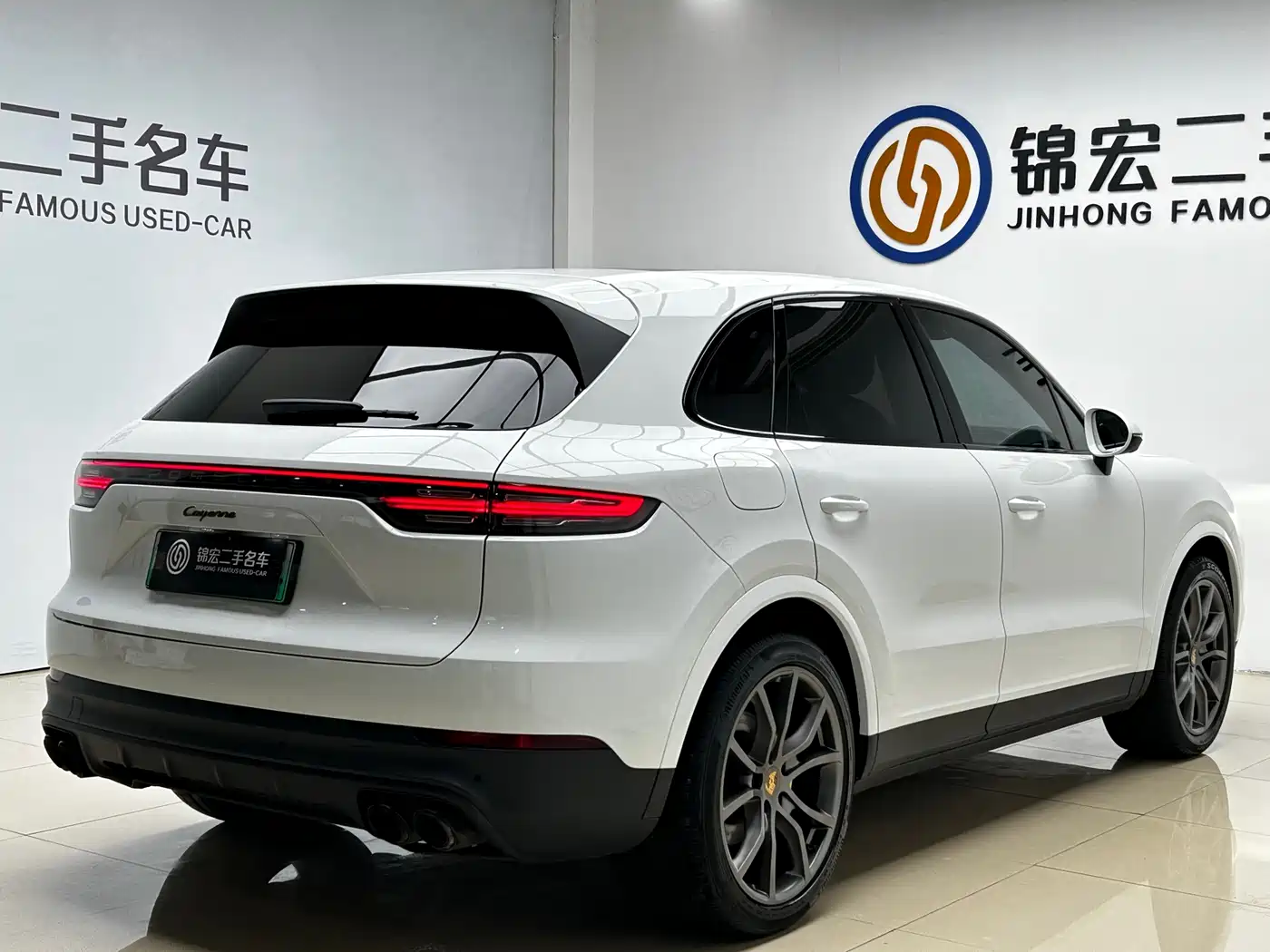 Porsche Cayenne New Energy 2023 Cayenne E-Hybrid 2.0T Platinum Edition фото 26