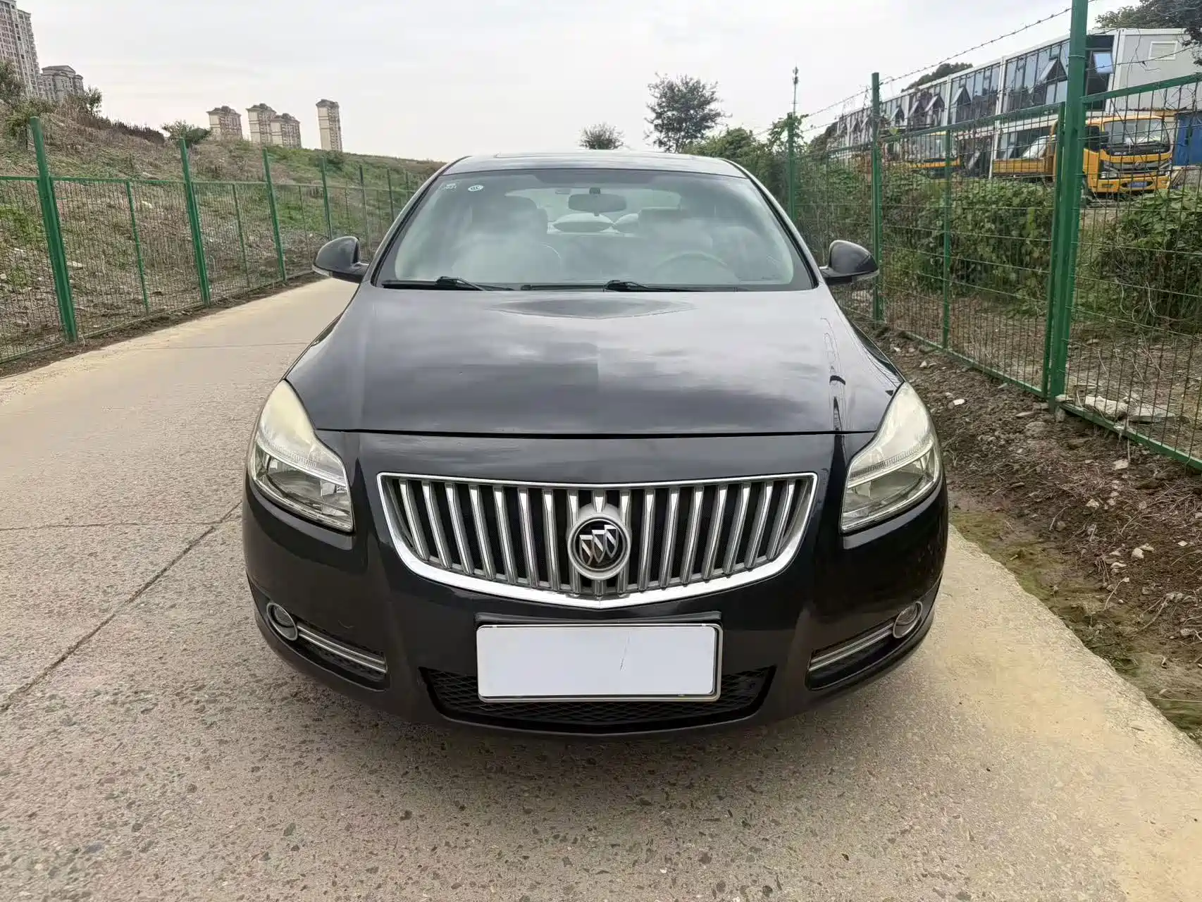 Photo 3 - Buick Regal