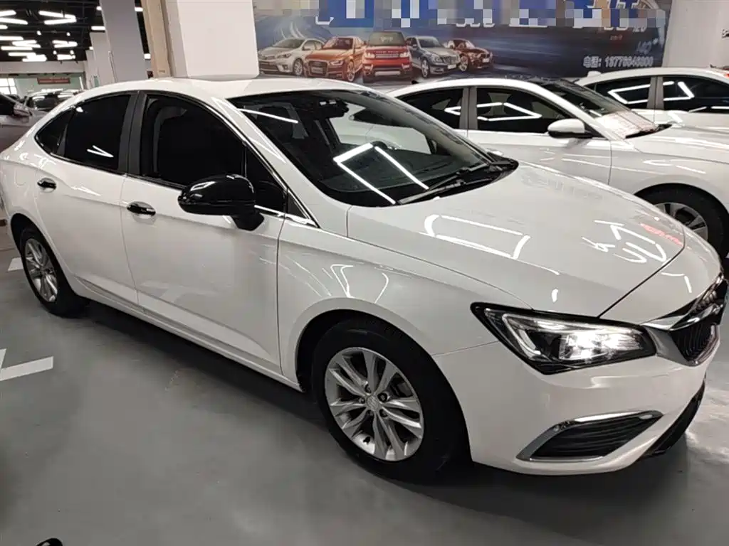 Buick Verano 2018 Sedan 20T Dual Clutch Leading фото 4