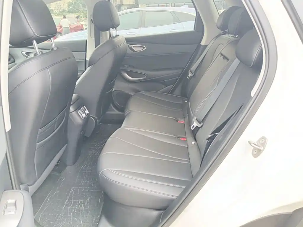 صورة 17 - BYD Hai Shi 05 EV
