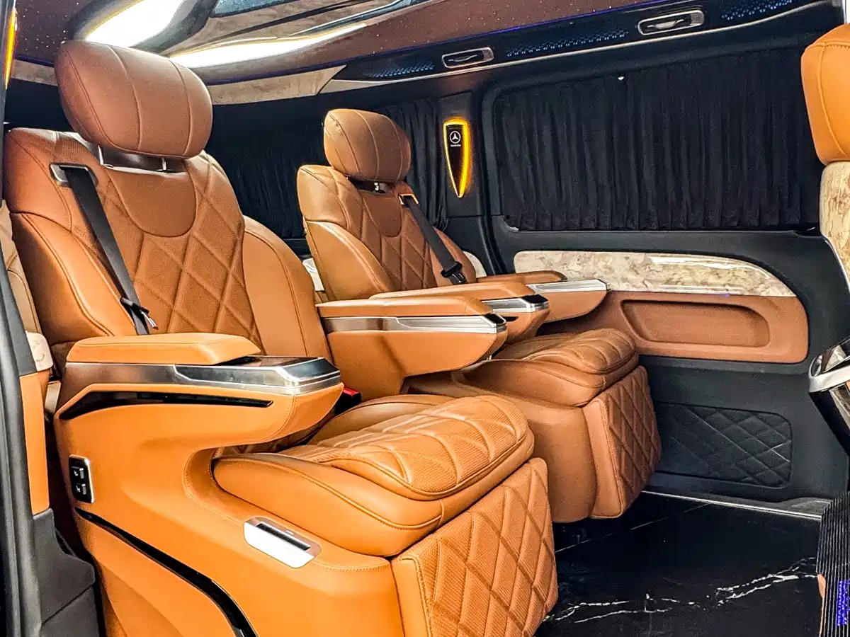 Mercedes-Benz Vito 2023 2.0T Business 7-Seater фото 19