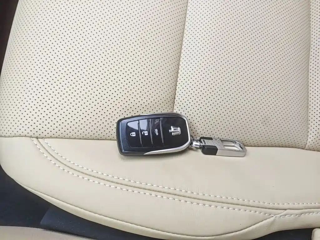 Toyota Crown 2019 2018 2.0T Fashion Edition