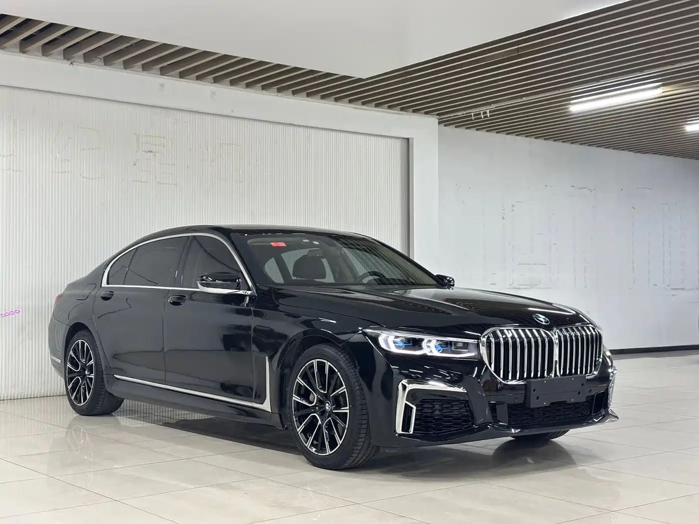 BMW 7 Series 2016 740Li Leading Edition фото 2