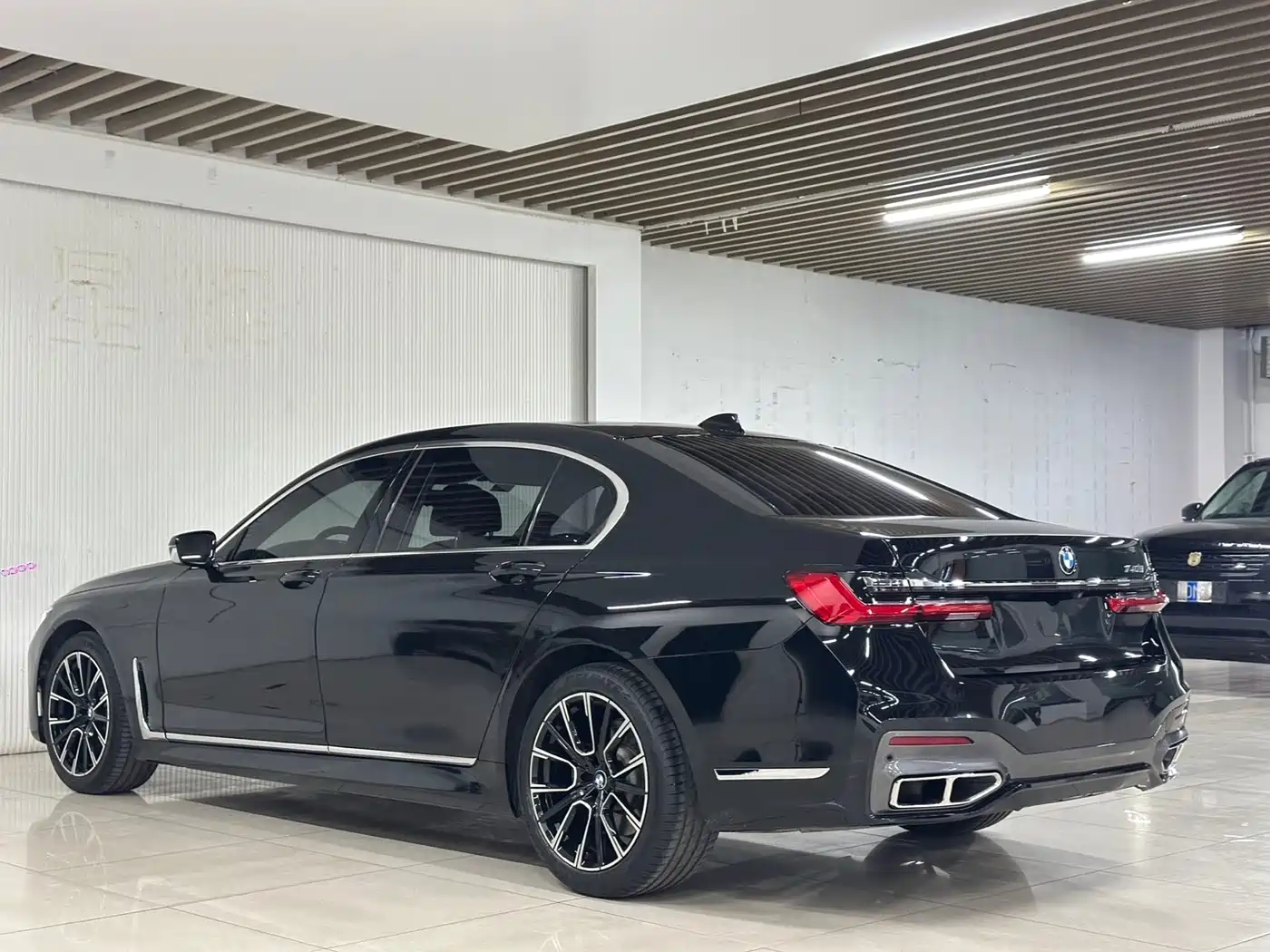 BMW 7 Series 2016 740Li Leading Edition фото 9