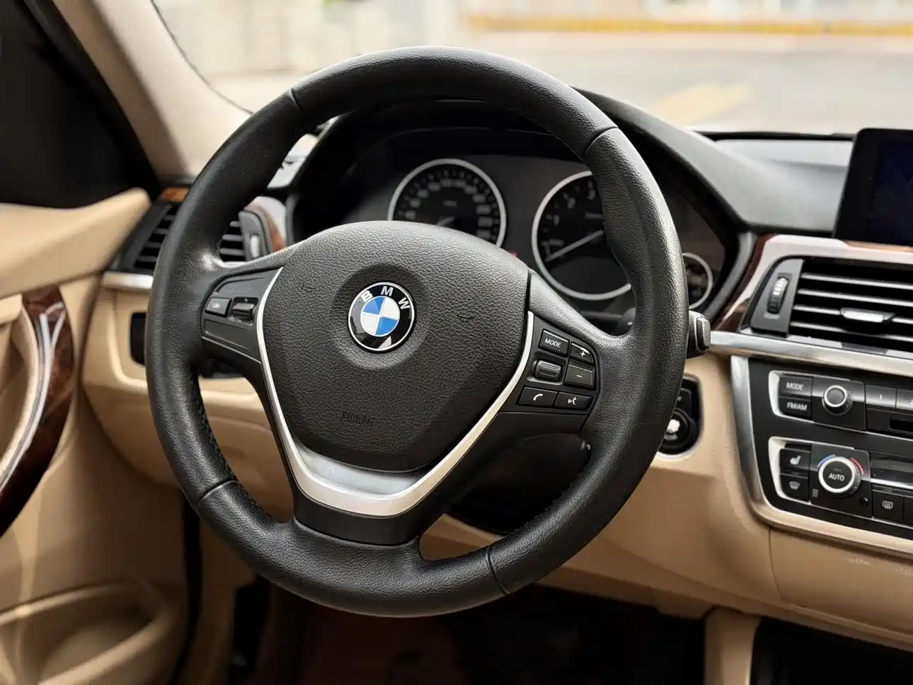 BMW 3 Series 2013 320Li Luxury Design Package фото 12