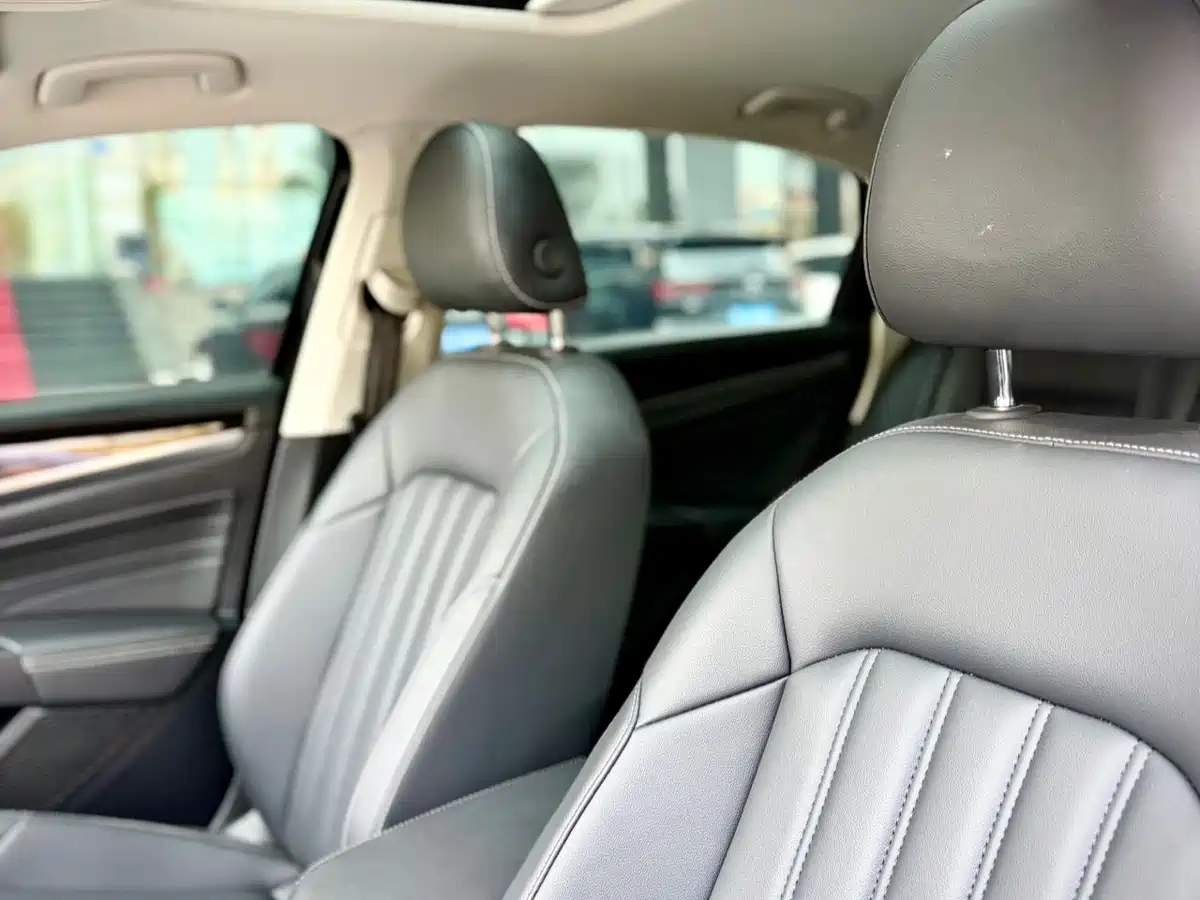 Volkswagen Passat 2022 280TSI Business Edition фото 17