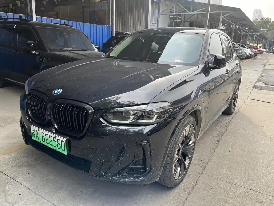 BMW IX3