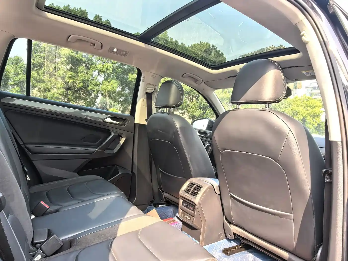 Volkswagen Tiguan L 2021 330TSI Automatic 2WD R-Line Premium фото 8