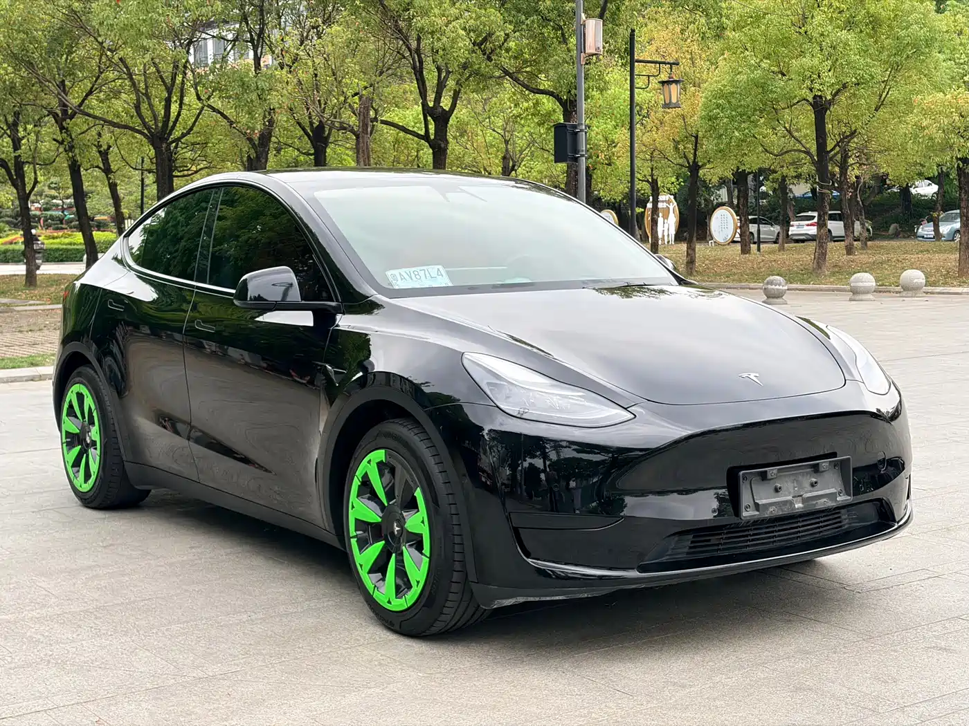 TESLA MODEL Y