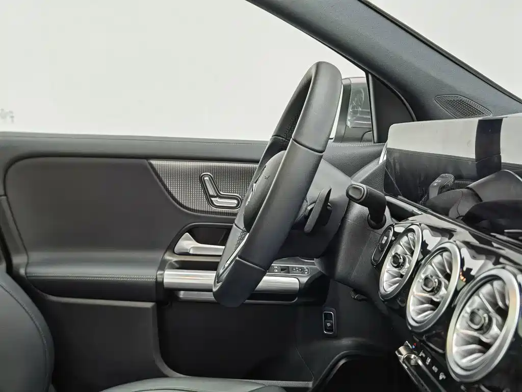 Mercedes-Benz EQA 2023 2023 EQA 260