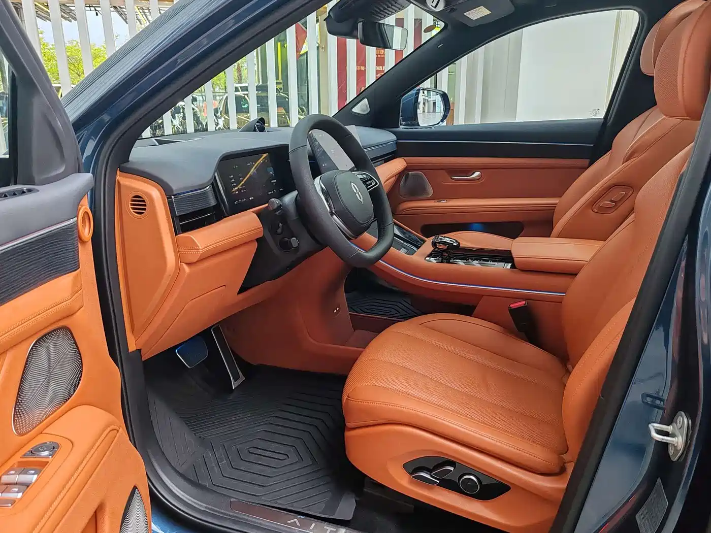 AITO Wenjie AITO M7 2024 1.5T Smart Drive RWD Ultra 5-seater фото 3