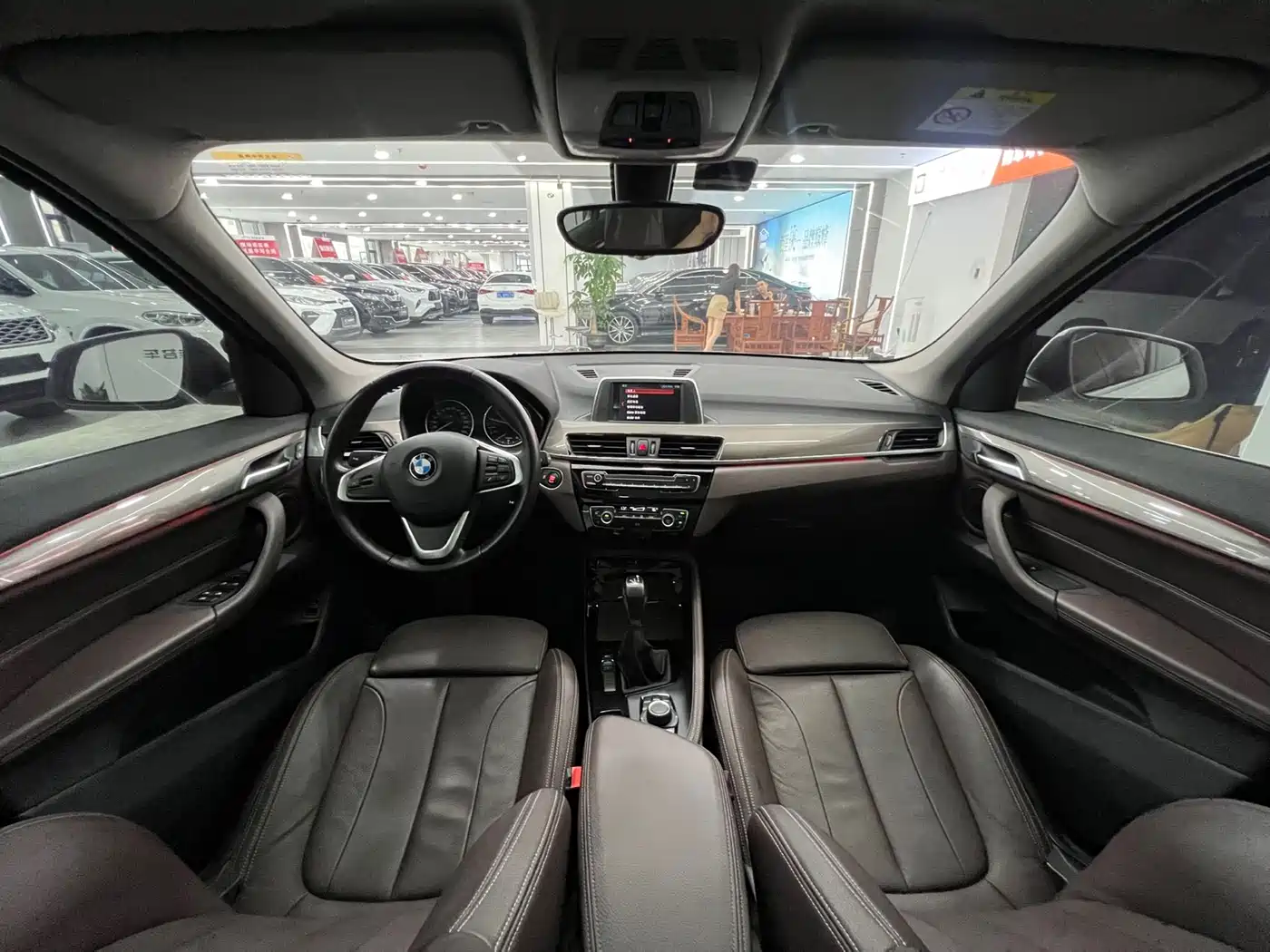 BMW X1 2018 sDrive18Li Premium Model фото 13