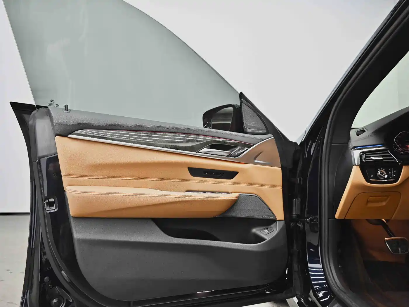 BMW 6 Series GT 2022 Model 630i M Sport Package фото 14