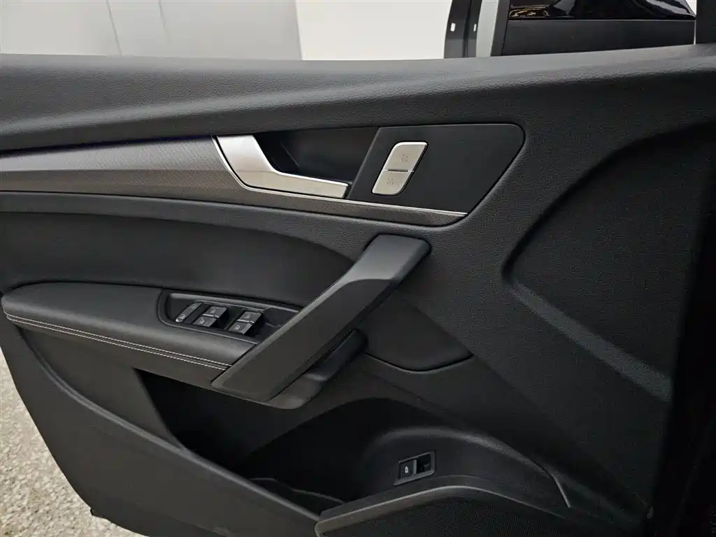 Audi Q5L 2023 40T Luxury Dynamic фото 9
