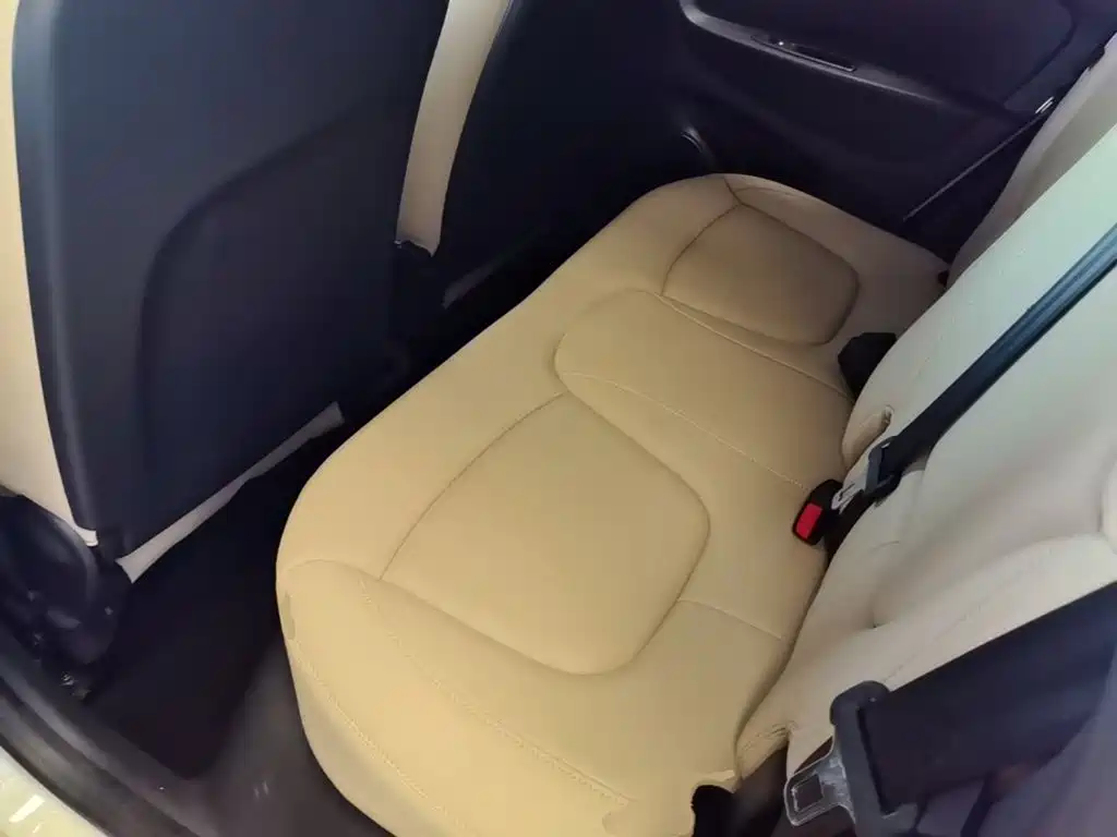 Renault Captur 2018 2015 Model 1.2T Automatic Standard Edition