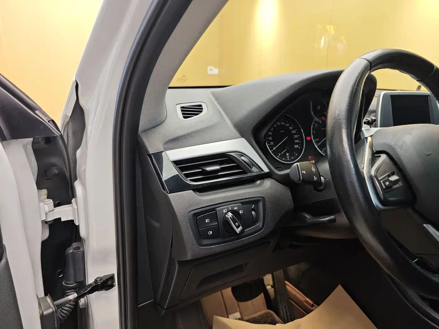 BMW X1 2016 sDrive18Li Premium Model фото 11