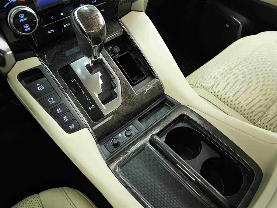 Toyota Alphard 2021 Hybrid 2.5L Premium фото 10