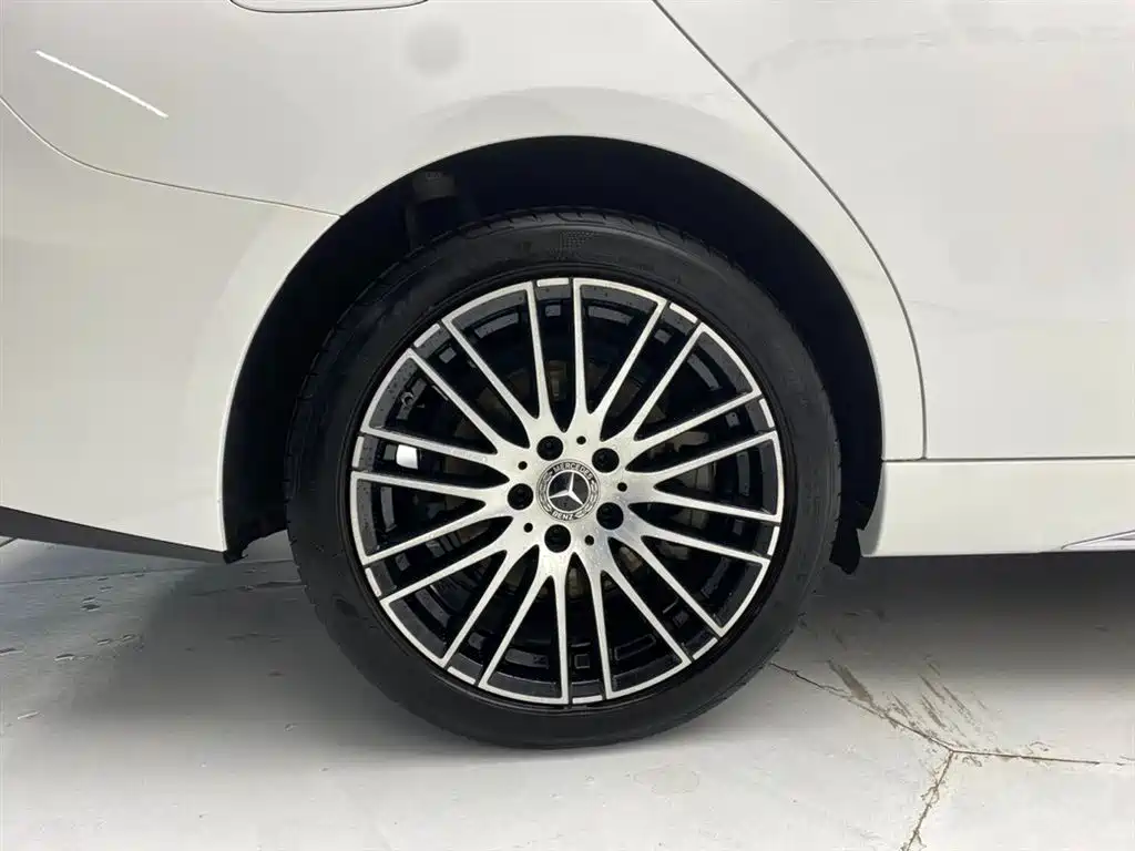 Mercedes-Benz C-Class 2024 Facelift C 260 L Sport фото 11