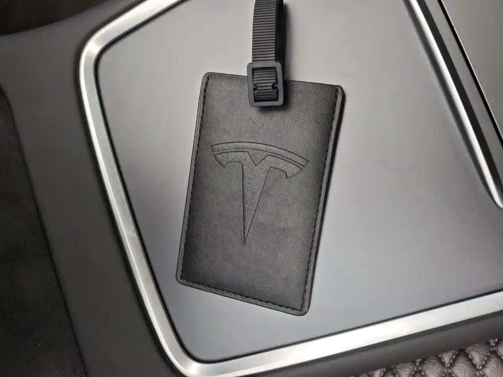 Фото 12 - Tesla Model 3