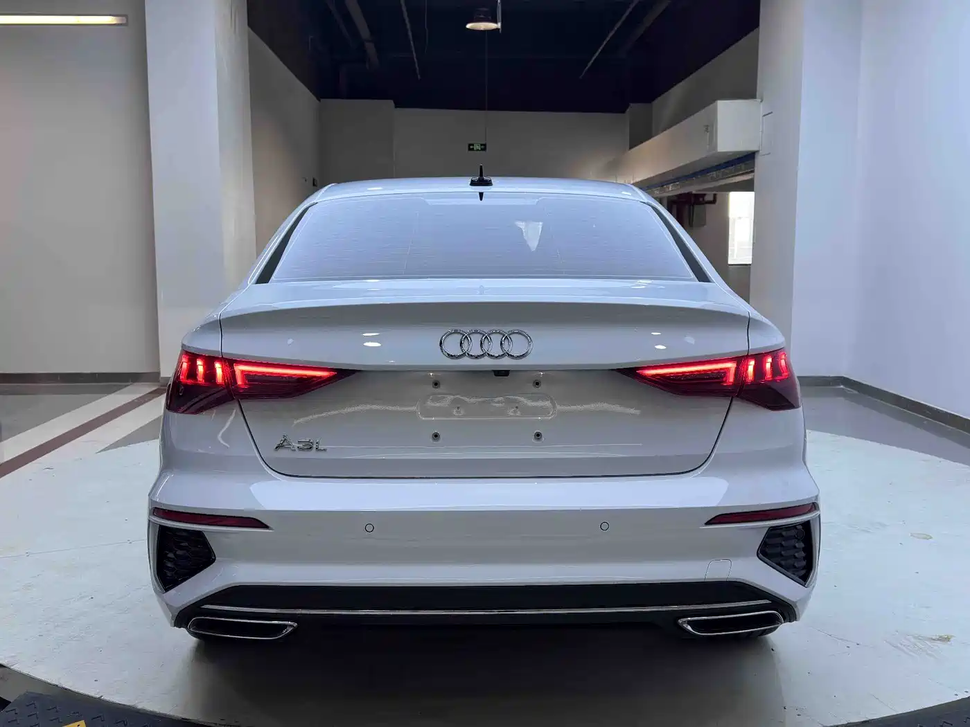 Audi A3 2023 Facelift A3L Limousine 35 TFSI Luxury Sport фото 4