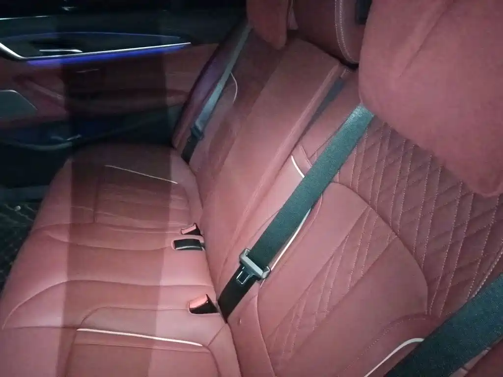 Фото 18 - BMW 5 Series