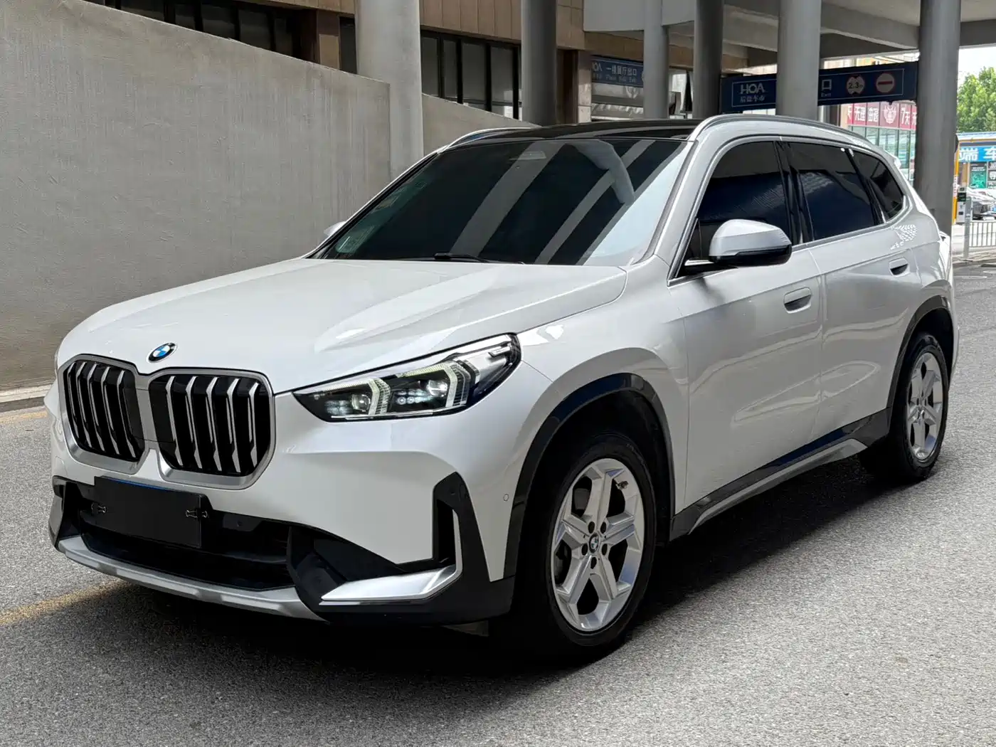 Фото 1 - BMW X1