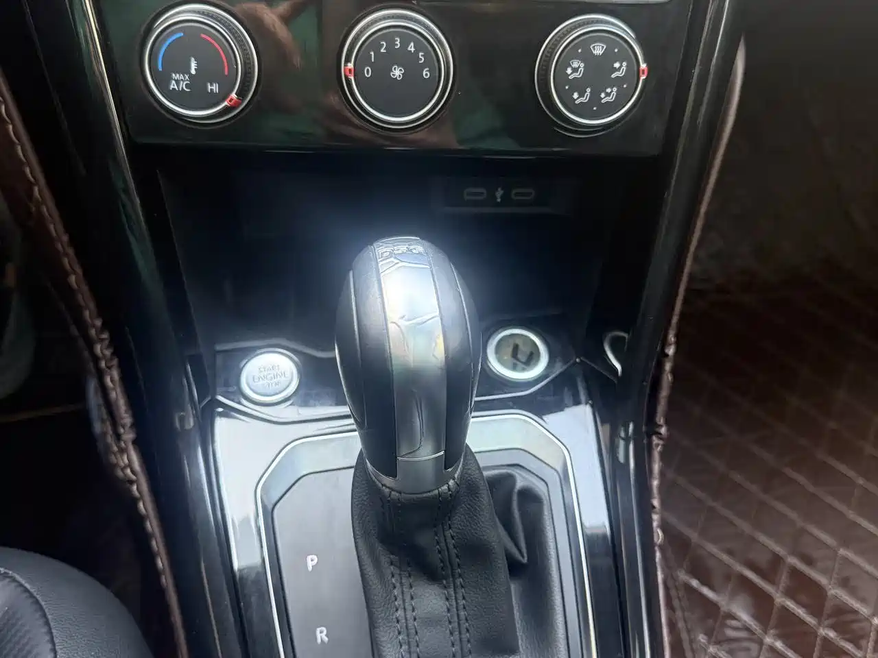 VOLKSWAGEN T ROC EXPLORING SONGS