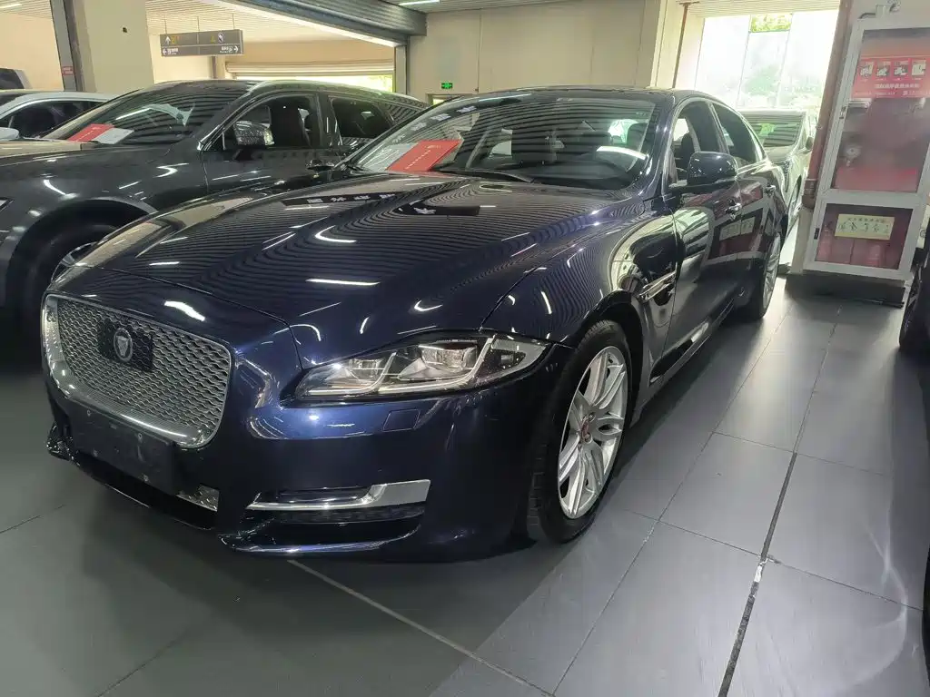 2018 Jaguar XJ
