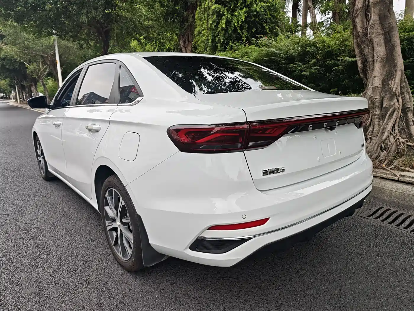 GEELY AUTOMOBILE EMGRAND