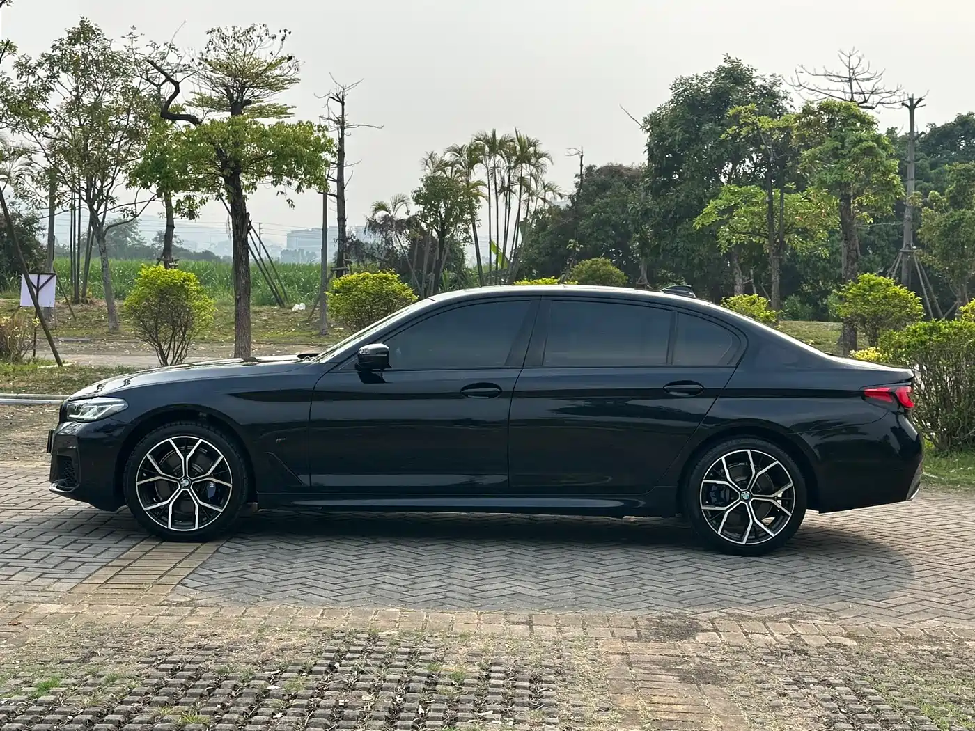 BMW 5 Series 2021 530Li Leading M Sport Package фото 4