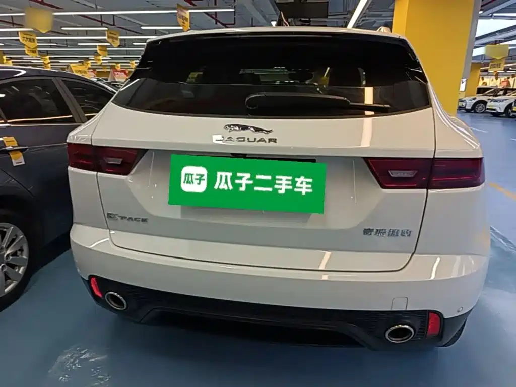 Фото 6 - Jaguar E-PACE