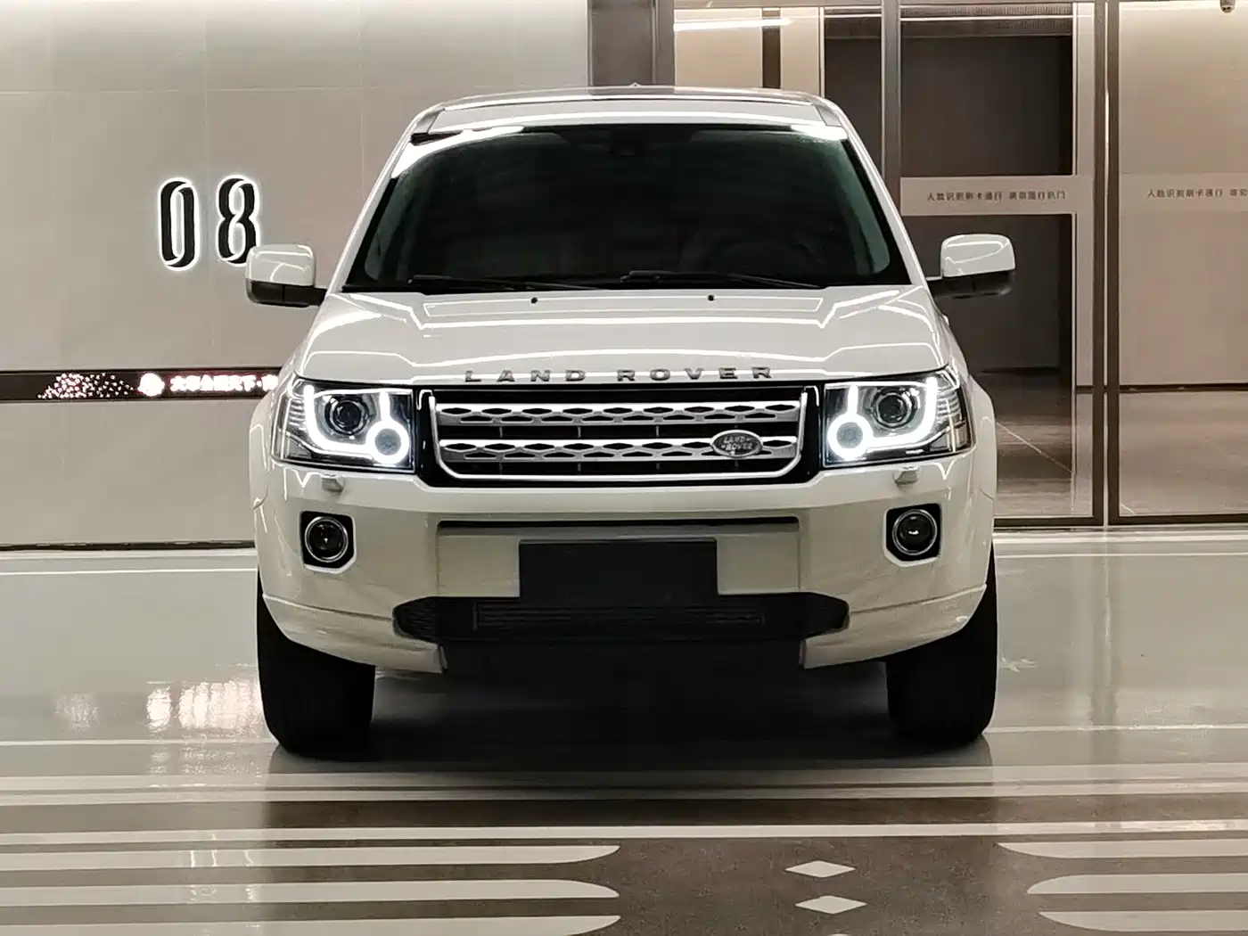 Land Rover Freelander 2 2014 2.0T Si4 SE Gasoline Edition фото 2